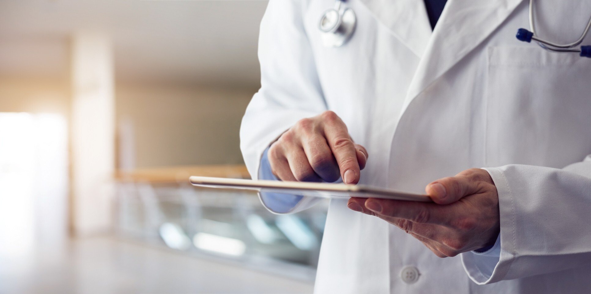  A clinician analyzing medical data that’s been simplified using Hart’s HealthMigrate.